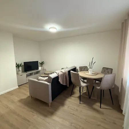 Cozy Near The Stadium דירה *
